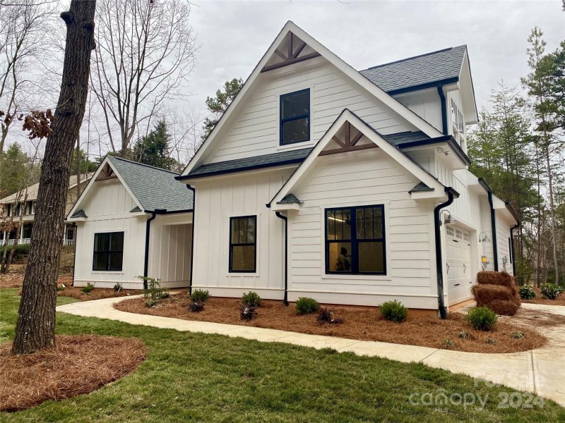 Property image 2 at 7575 Deer Track Drive, Denver, NC 28037