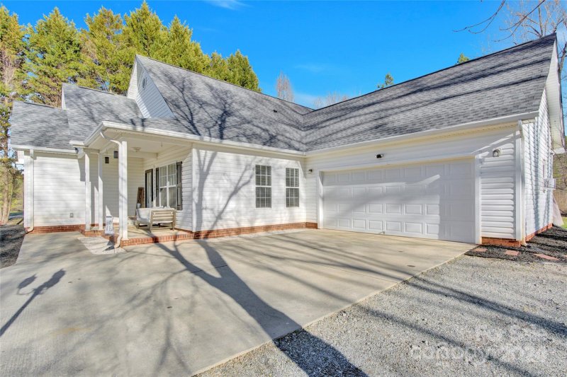 Property image 2 at 414 Summer Ridge Road, Stanley, NC 28164