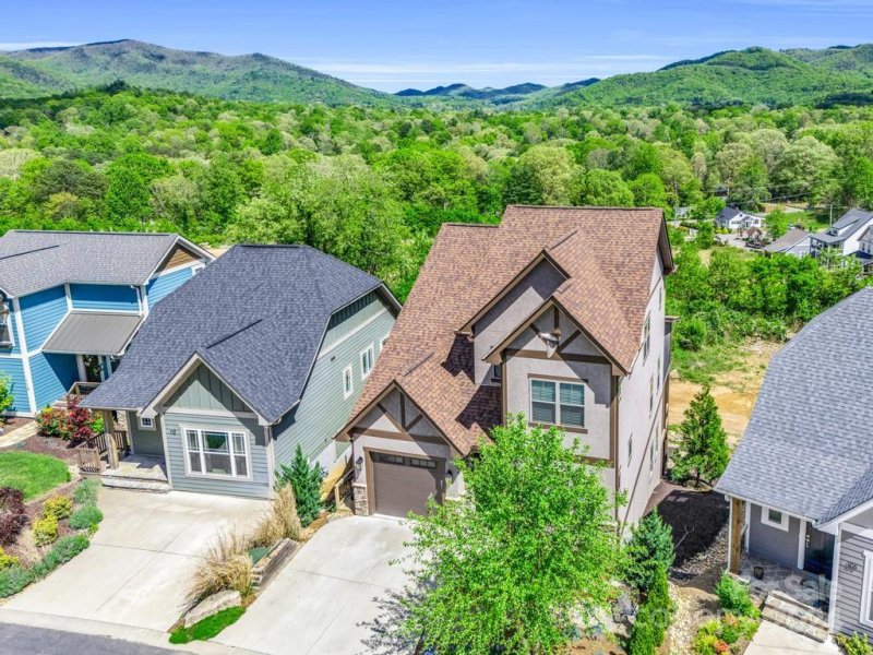 Property image 3 at 110 Chepstow Place, Black Mountain, NC 28711