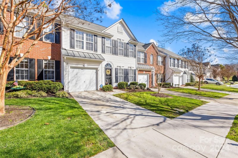 Property image 2 at 142 N Arcadian Way, Mooresville, NC 28117