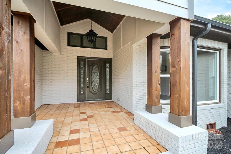 Property image 3 at 8213 Mabe Drive, Charlotte, NC 28216