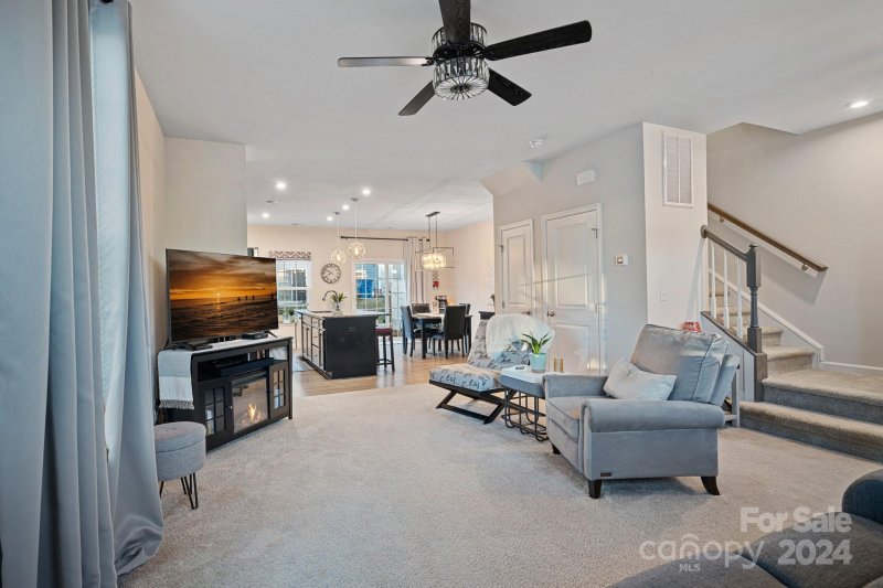 Property image 2 at 2824 Sand Cove Court, Denver, NC 28037