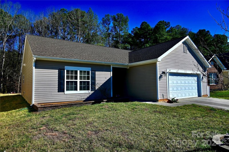 Property image 2 at 412 Augustus Lane, Mount Holly, NC 28120