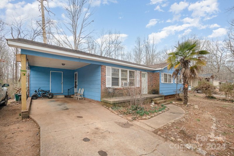 Property image 2 at 1300 Northwoods Drive, Kings Mountain, NC 28086