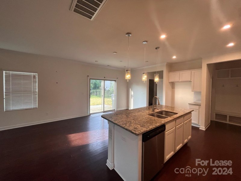 Property image 2 at 5911 Fenway Drive, Charlotte, NC 28273