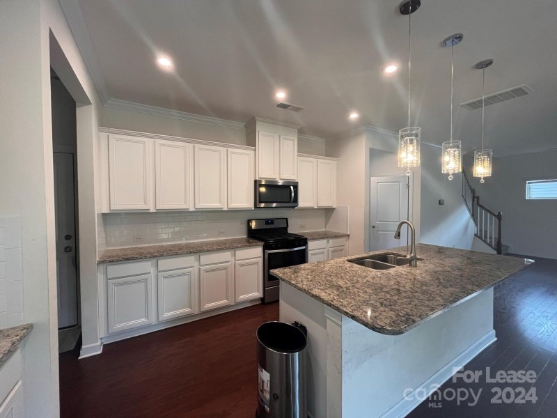 Property image 5 at 5911 Fenway Drive, Charlotte, NC 28273