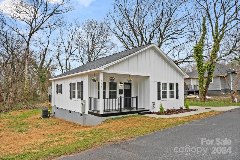 Property image 2 at 608 Tait Street, Lincolnton, NC 28092