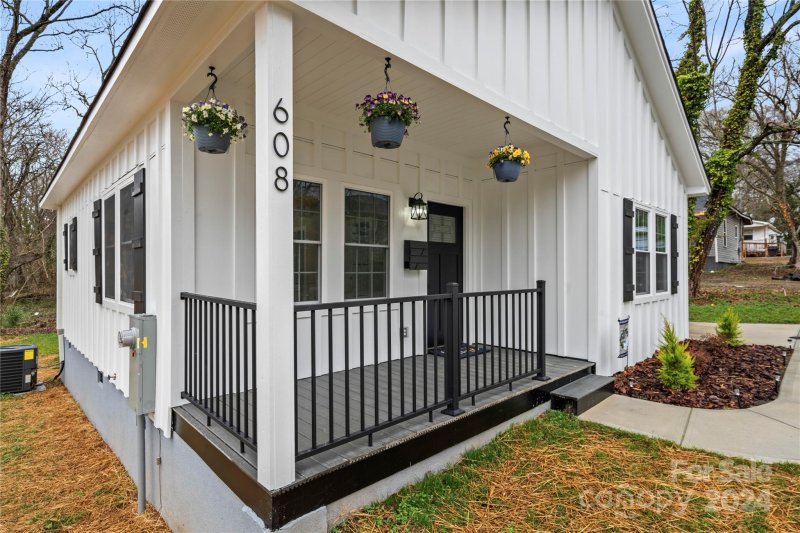 Property image 3 at 608 Tait Street, Lincolnton, NC 28092