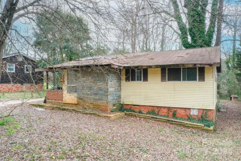 Property image 3 at 5117 Queen Anne Road, Charlotte, NC 28217