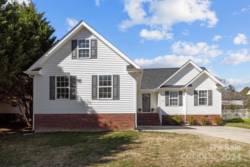 Property image 2 at 627 Red Hawk Way, Clover, SC 29710