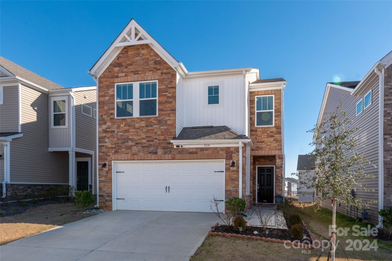 519 Palmarosa Street