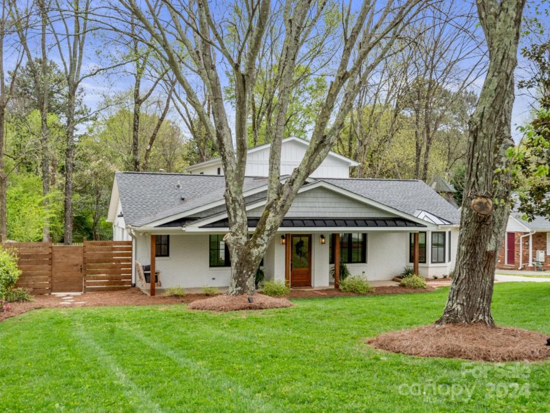 Property image 2 at 117 Edgeland Drive, Matthews, NC 28105