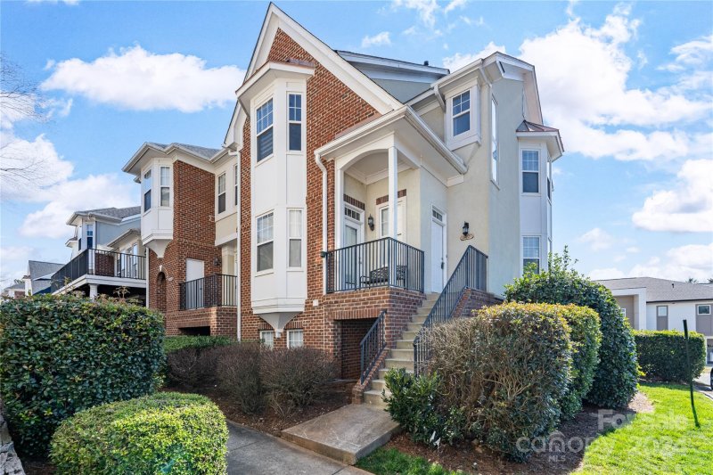 14127 Richmond Park Avenue