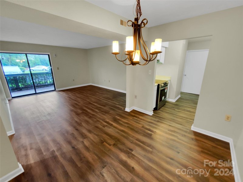 Property image 3 at 5008 Sardis Road, Charlotte, NC 28270