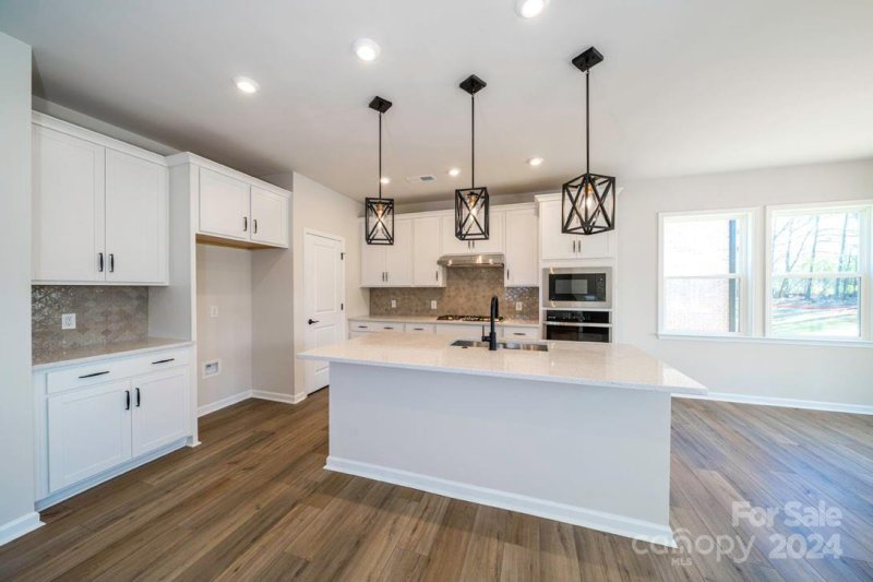 Property image 3 at 8137 Franklin Trail Street, Mint Hill, NC 28227