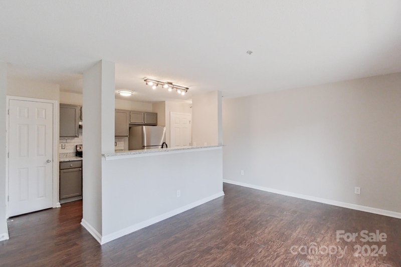 Property image 3 at 1620 Arlyn Circle, Charlotte, NC 28213