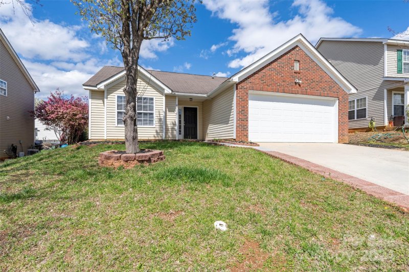 Property image 2 at 8711 Green Ivy Lane, Charlotte, NC 28217