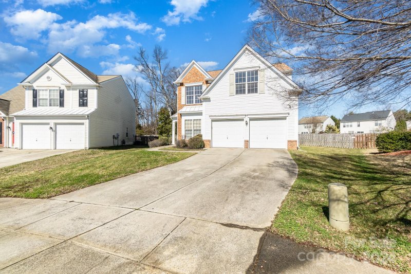 Property image 3 at 10613 Red Pine Court, Charlotte, NC 28262