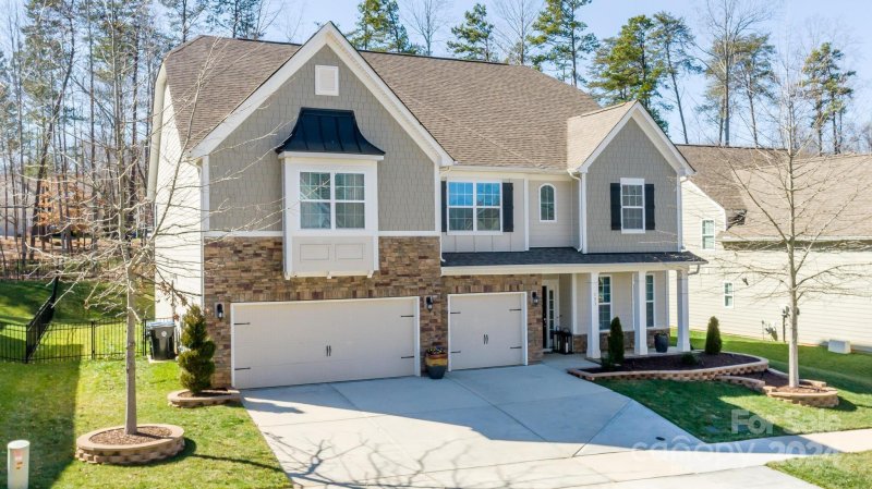 Property image 2 at 153 Canoe Pole Lane, Mooresville, NC 28117