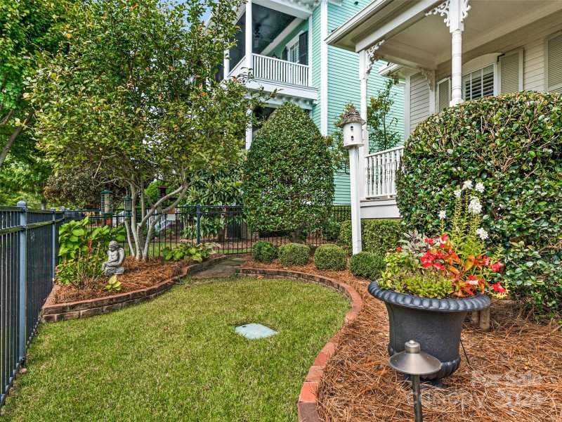 Property image 2 at 17209 Hedgerow Park Road, Charlotte, NC 28277