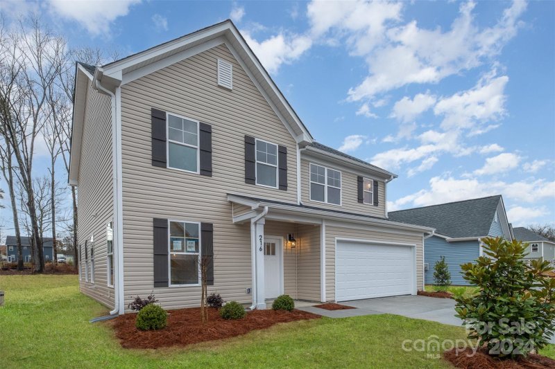 Property image 2 at 216 Surrey Oak Lane, Charlotte, NC 28216