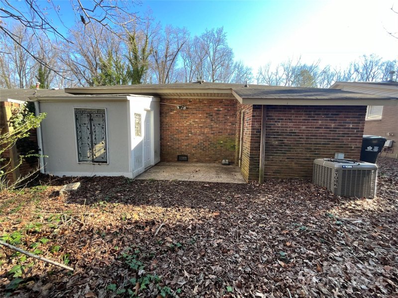 Property image 2 at 4608 Highlake Drive, Charlotte, NC 28215