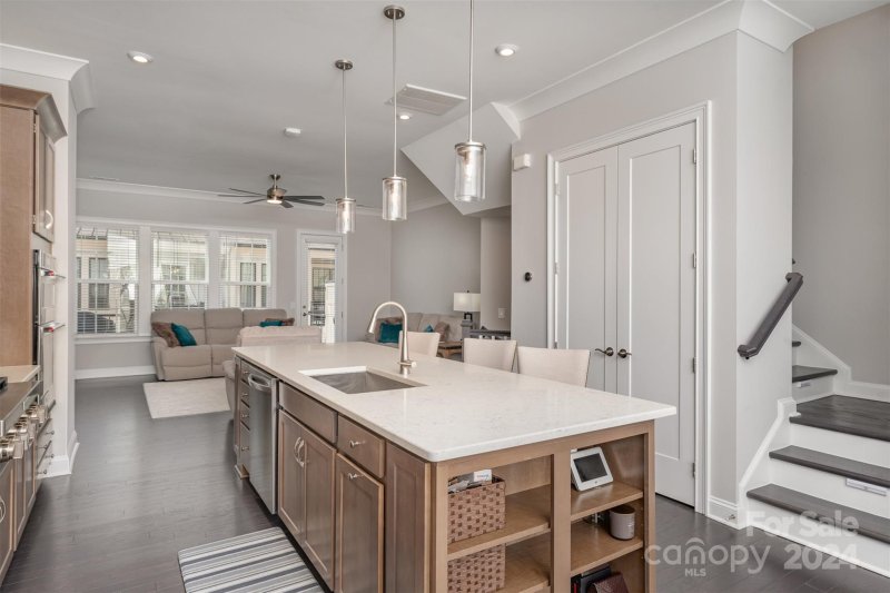 Property image 3 at 5056 Harrowsmith Lane, Charlotte, NC 28204