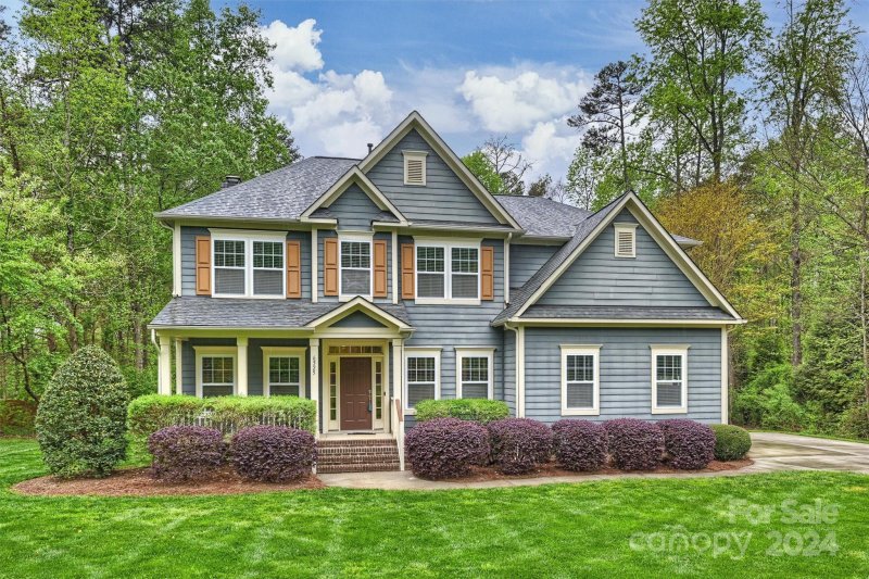 6525 Northern Red Oak Drive