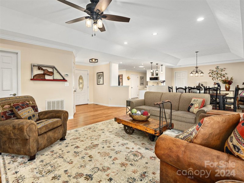 Property image 2 at 238 Circle Top Drive, Hendersonville, NC 28739