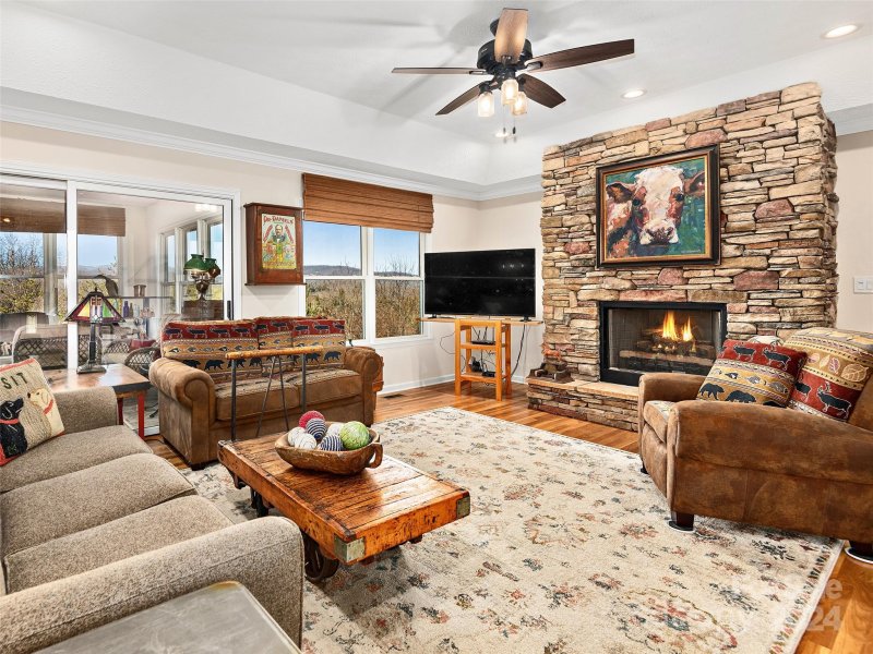 Property image 3 at 238 Circle Top Drive, Hendersonville, NC 28739