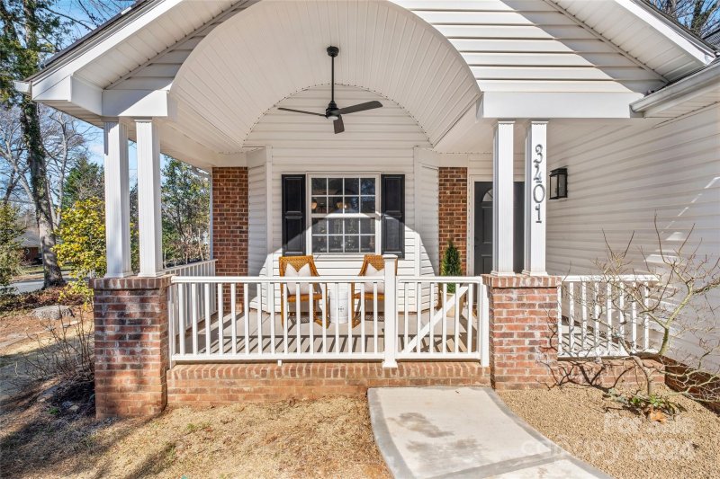 Property image 2 at 3401 Covington Oaks Drive, Charlotte, NC 28205