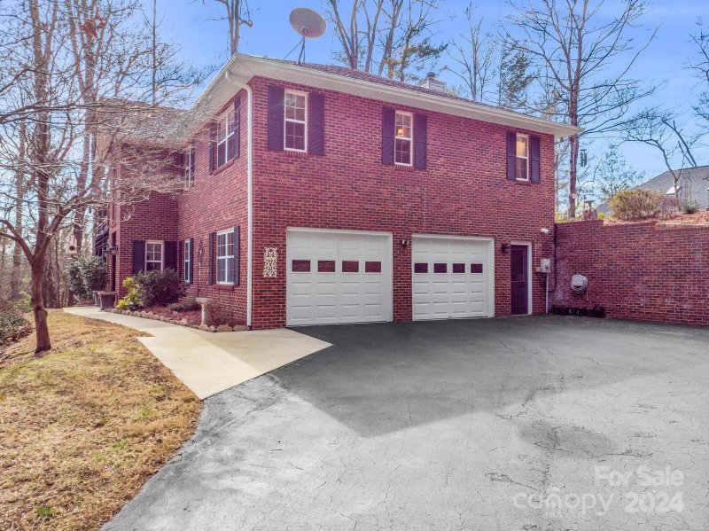 Property image 2 at 209 Camellia Way, Hendersonville, NC 28739