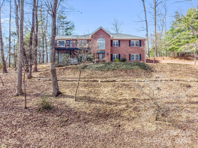 Property image 4 at 209 Camellia Way, Hendersonville, NC 28739