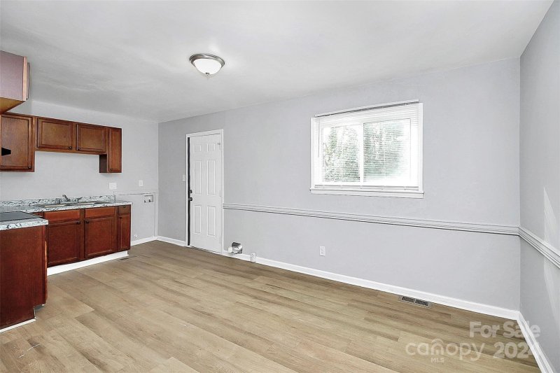 Property image 5 at 211 Glenrock Drive, Charlotte, NC 28217