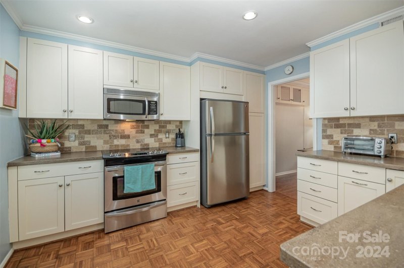 Property image 5 at 4605 Hedgemore Drive, Charlotte, NC 28209