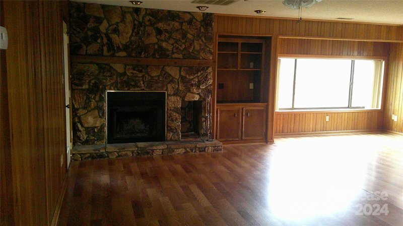 Property image 3 at 1420 11th Street, Hickory, NC 28601