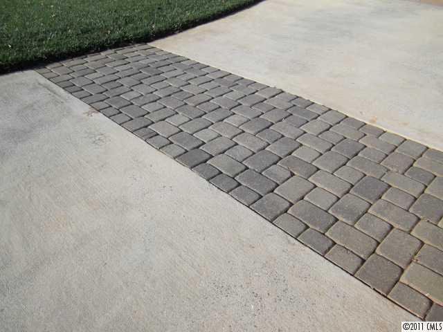 Property image 3 at 1035 Marguerite Drive, Lowell, NC 28098