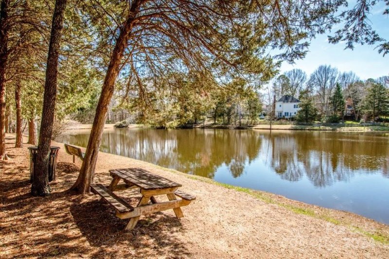 Property image 3 at 218 N Kimberly Road, Davidson, NC 28036