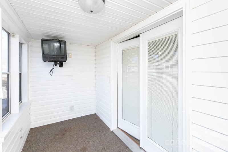 Property image 3 at 204 Hampshire Lane, Clover, SC 29710