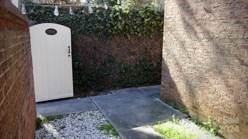 Property image 5 at 500 Poplar Street, Charlotte, NC 28202