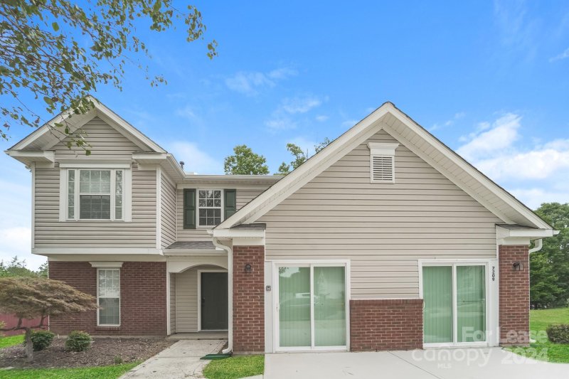 Property image 4 at 7209 Emden Court, Charlotte, NC 28213