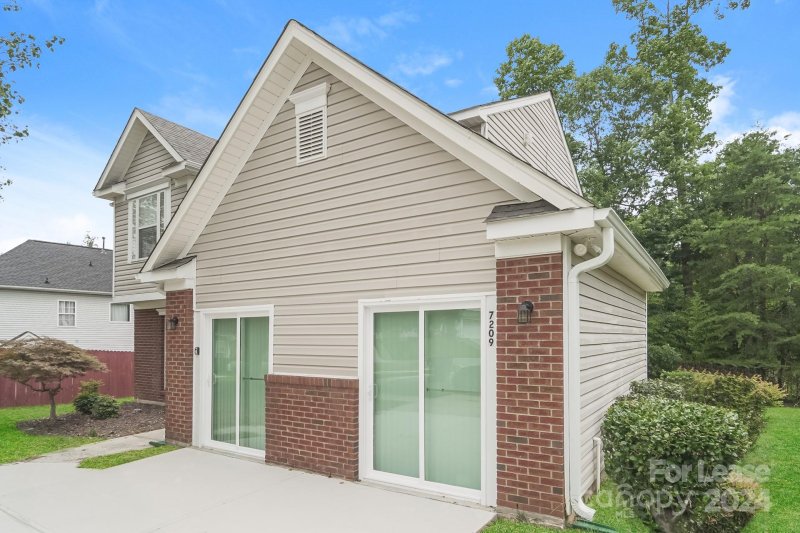 Property image 5 at 7209 Emden Court, Charlotte, NC 28213