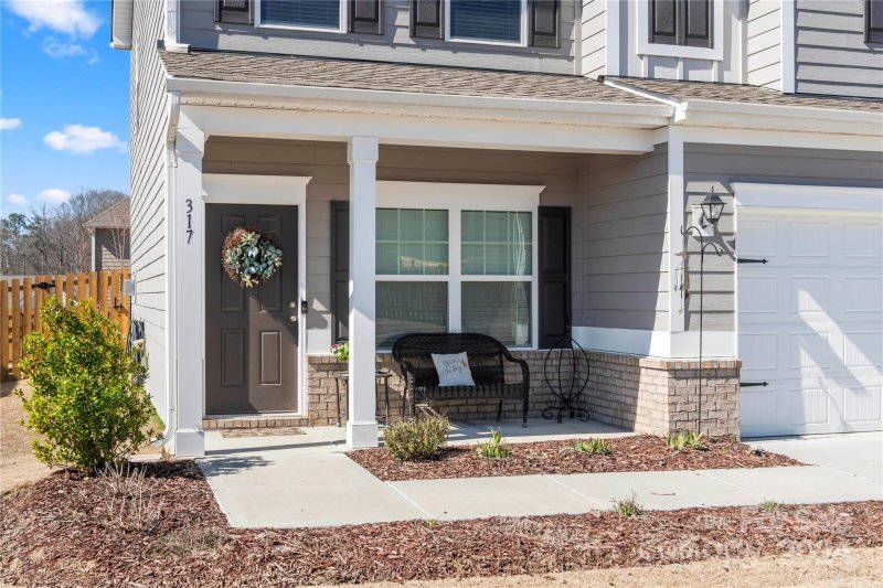 Property image 3 at 317 Ox Bow Circle, Mount Holly, NC 28120