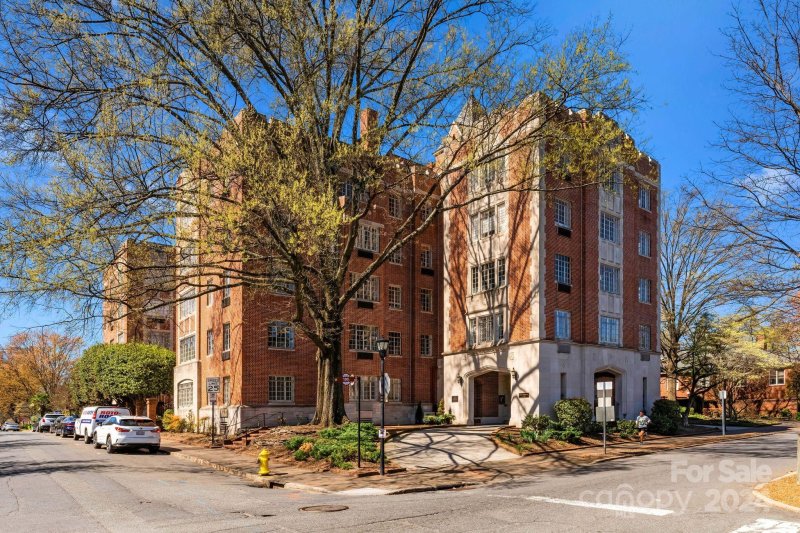 Property image 3 at 301 10th Street, Charlotte, NC 28202