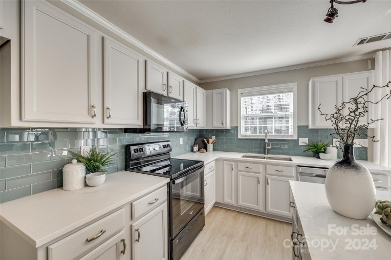 Property image 5 at 13905 Allison Forest Trail, Charlotte, NC 28278