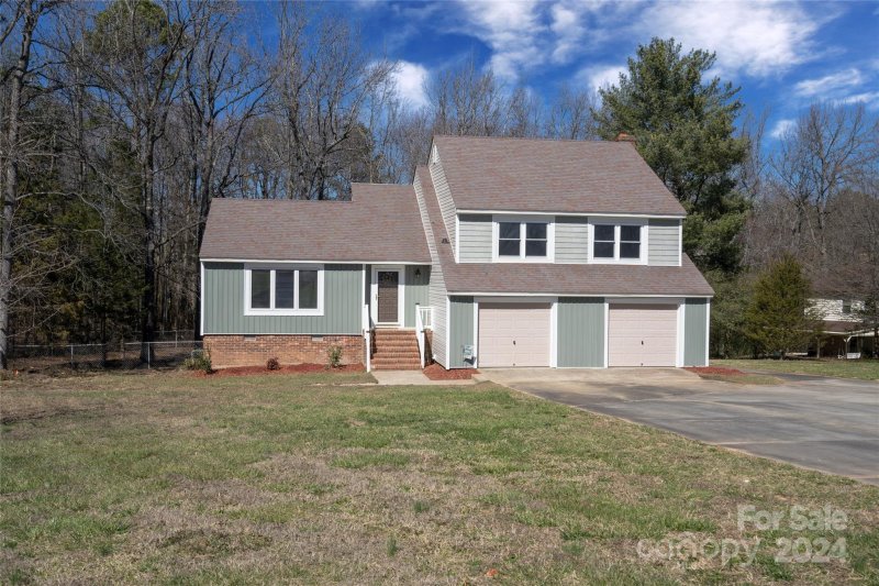 Property image 2 at 1012 Sandy Court, Gastonia, NC 28056
