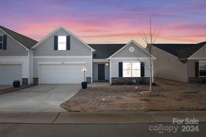 1396 Amberlight Circle