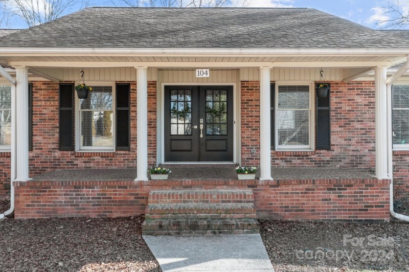 Property image 3 at 104 Sturbridge Drive, Charlotte, NC 28214