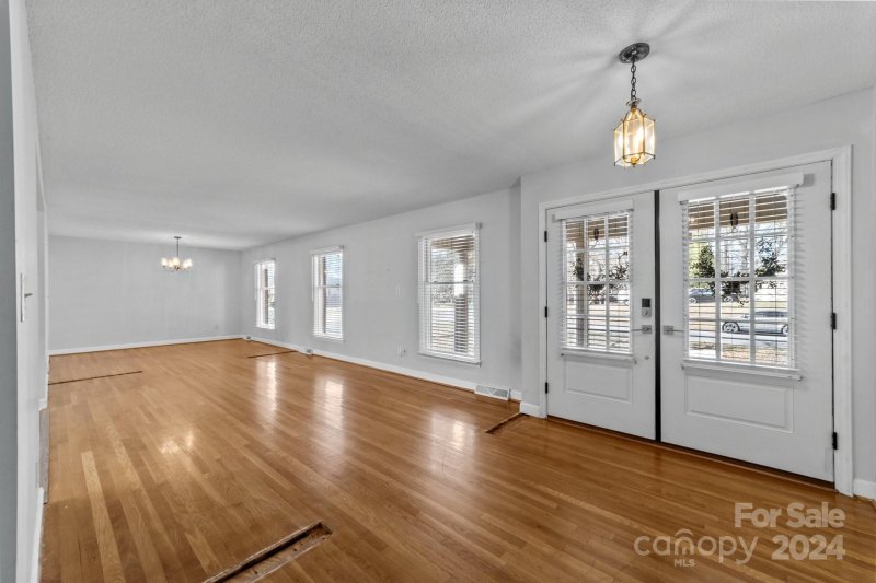 Property image 4 at 104 Sturbridge Drive, Charlotte, NC 28214