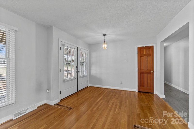 Property image 5 at 104 Sturbridge Drive, Charlotte, NC 28214